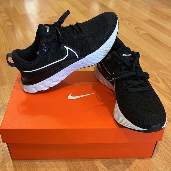 Nike Men's React Infinity Run Flyknit 2 Running Shoes Black - Picture 13 of 13